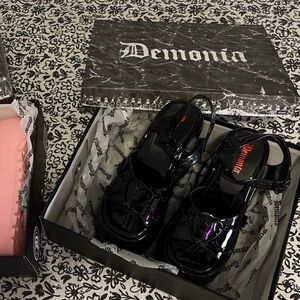 Demonia platforms